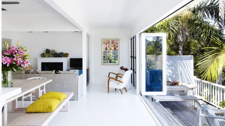 White Beachside Villa With Amazing Sea Views