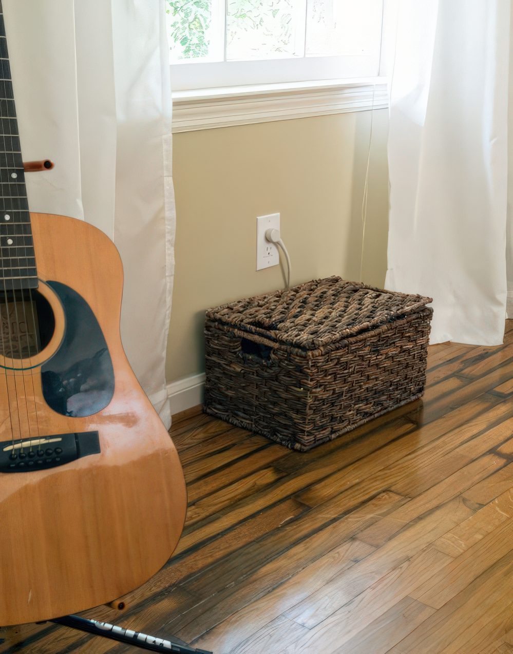 A stylish woven box with a lid is a perfect idea for hiding your wi-fi router and keep it at hand and still hidden.