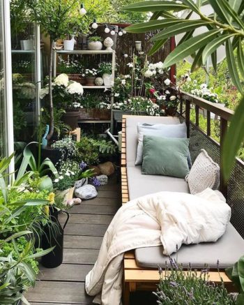 74 Creative Yet Simple Summer Balcony Décor Ideas