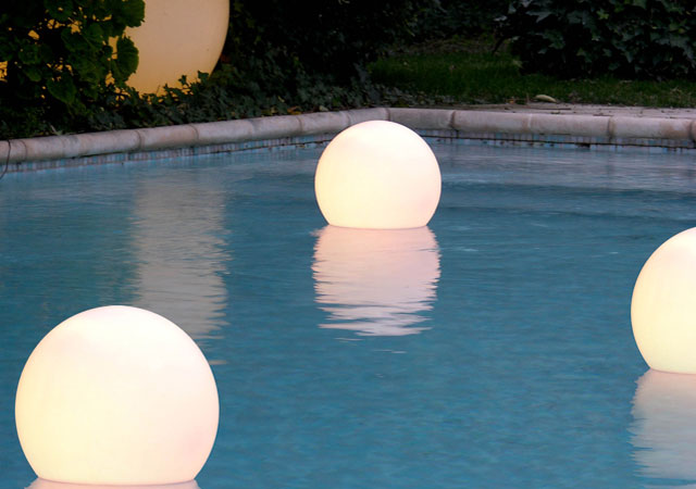 Charming Garden And Swimming Pool Lights By Slide Charming Garden And Swimming Pool Lights By Slide