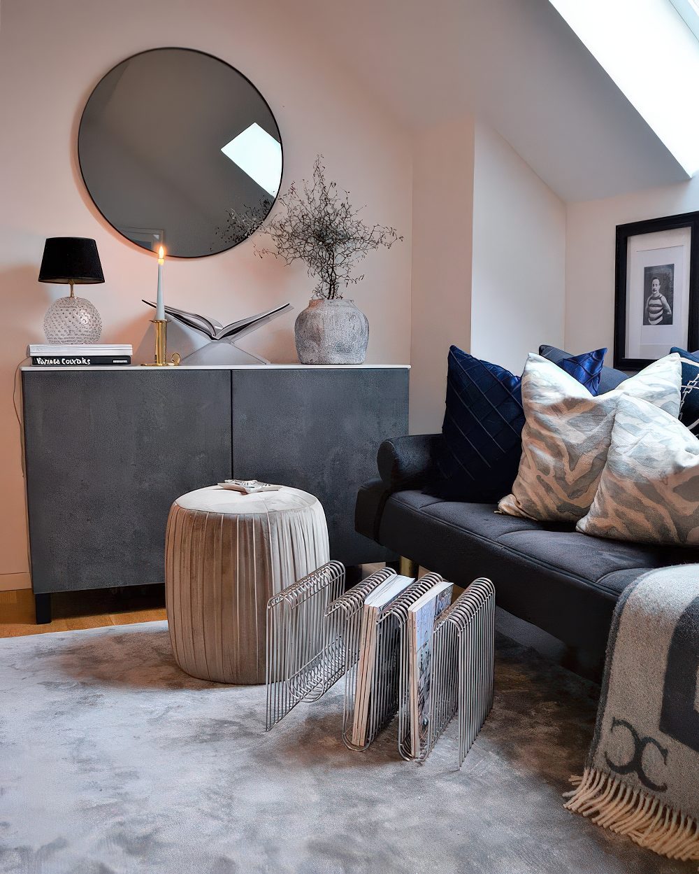 Even awkward corners isn't a problem for this contemporary storage solution. (kagahem).