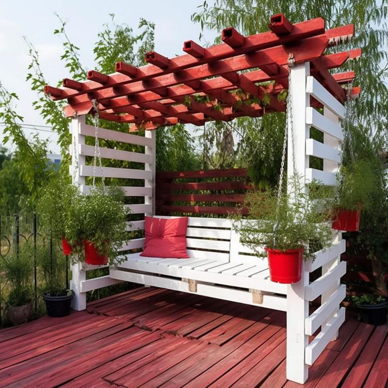 I love the idea of adding color to your pergola, here it's red, which stands out a lot in the greenery.